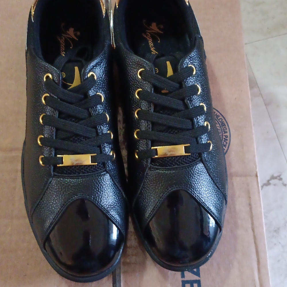 Negash shoes size 11.NEVER WORN